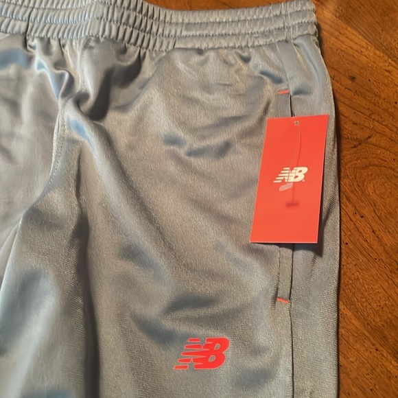 🌸NWT NEW BALANCE Youth Joggers - size 10/12 - Picture 2 of 15